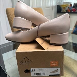 Cliffs by White Mountain Women's Beige Block Heels